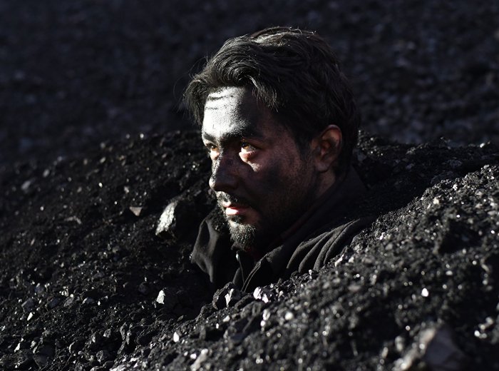 THE OTHER SIDE OF HOPE